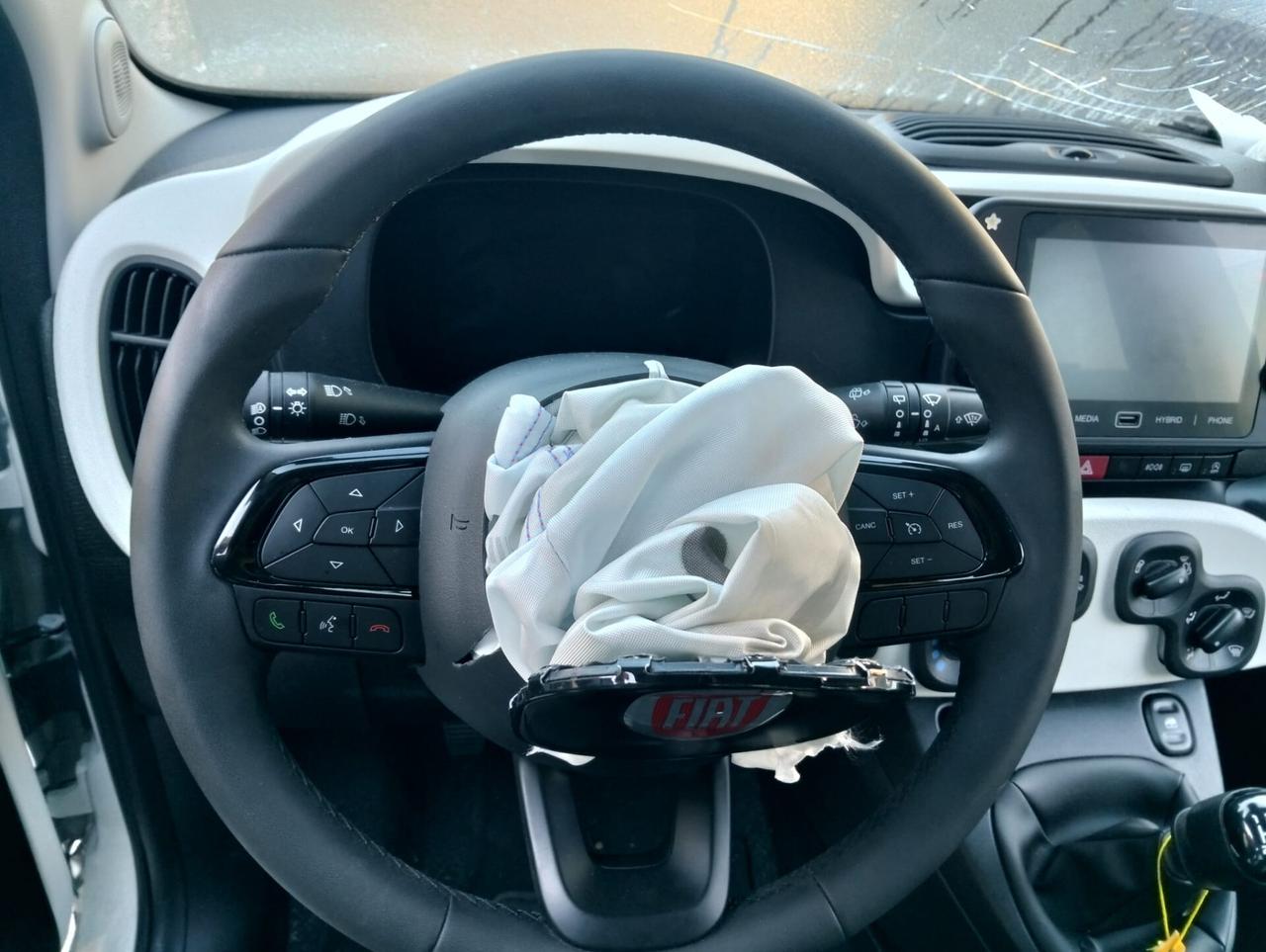 Fiat Pandina 1.0 Hybrid Cross 2025 SINISTRATA