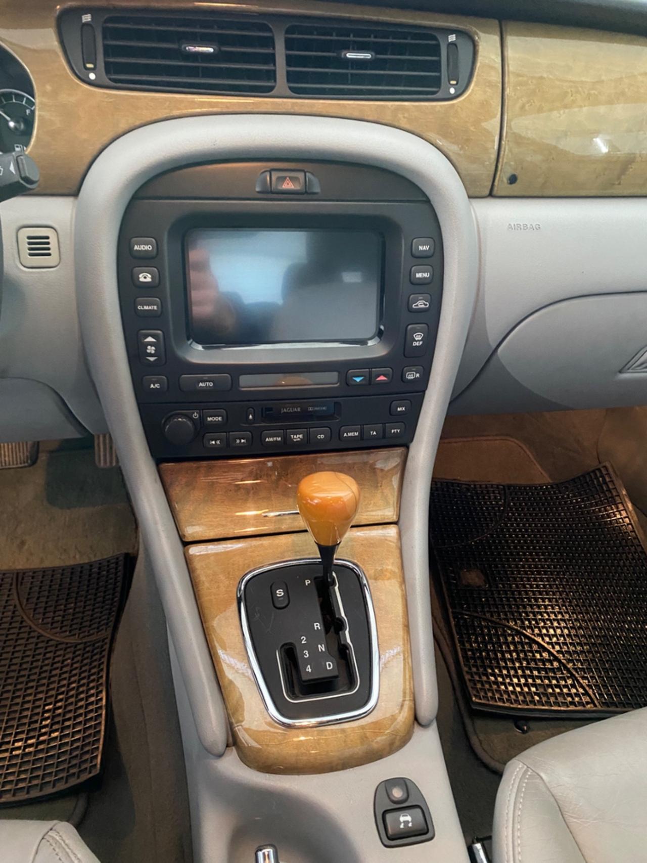 Jaguar X-Type 2.5 V6 24V cat Executive