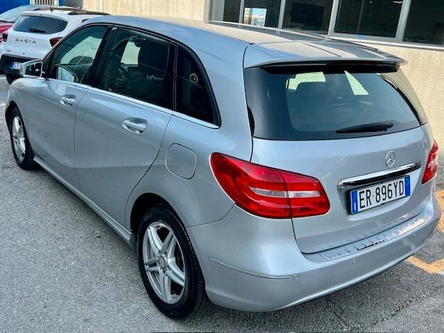 Mercedes-Benz B 180 BlueEFFICIENCY 2012