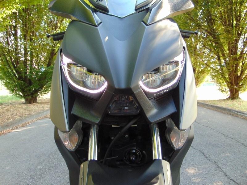 Yamaha X-Max 300