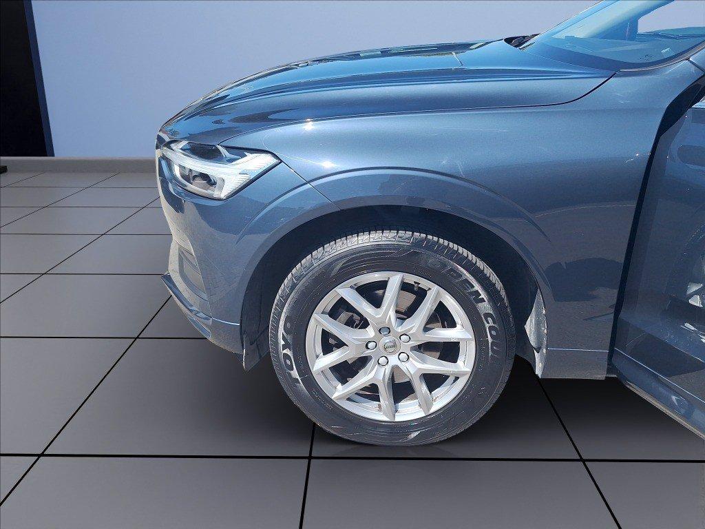 VOLVO XC60 2.0 d4 Momentum auto my20 del 2020