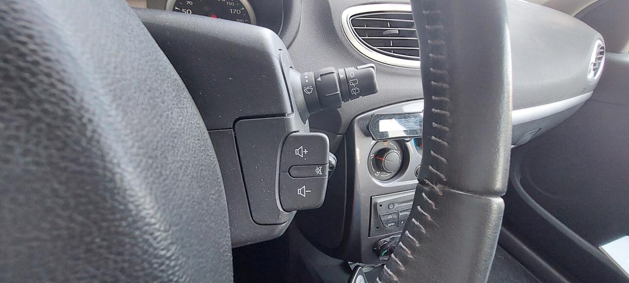 CLIO 1,2 GPL DI SERIE SCADENZA 2032,NAVIGATORE TELEFONO OK DISTRIBUZIONE IMPECCABILE