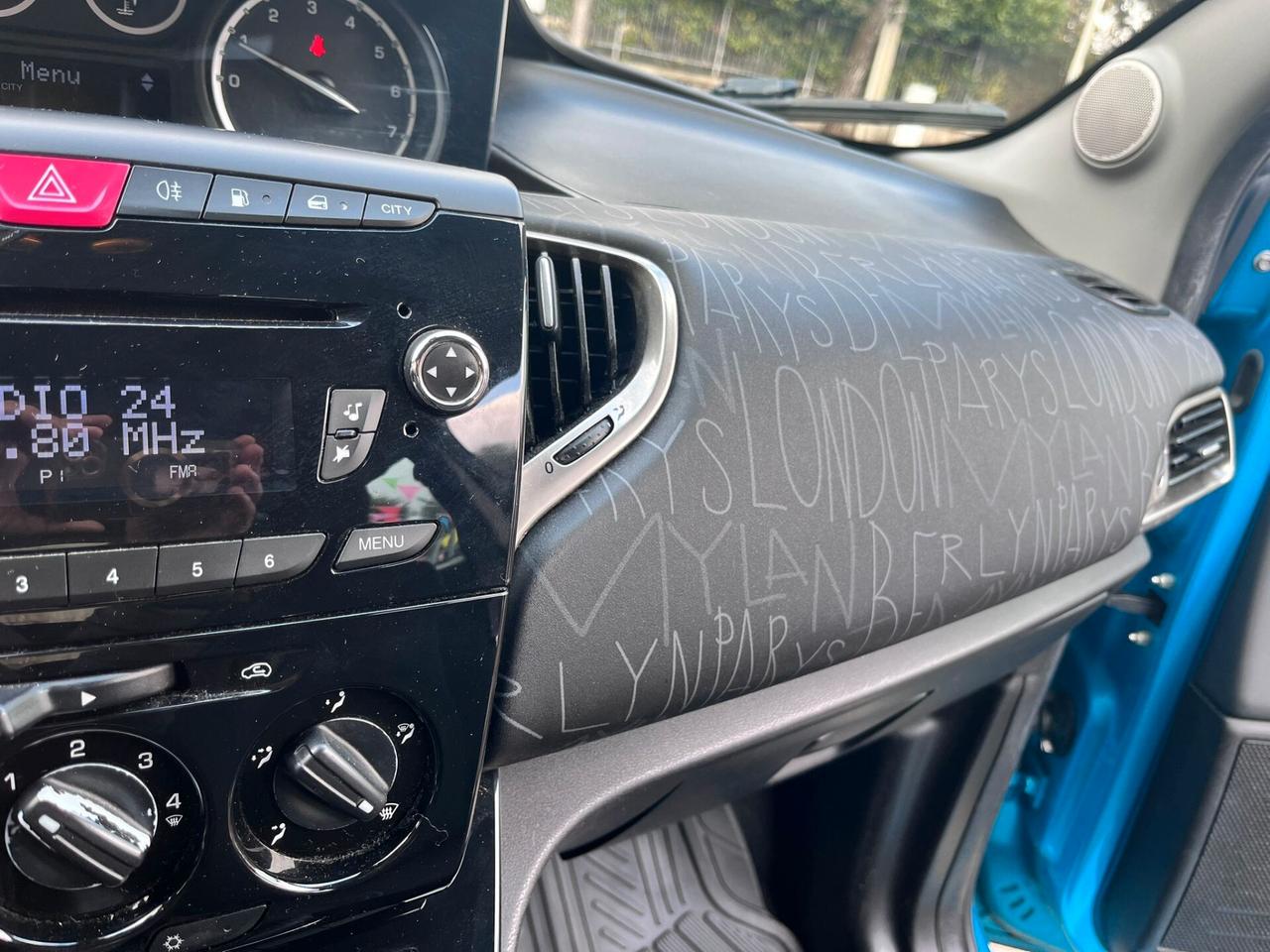 Lancia Ypsilon 0.9 TwinAir 85 CV Elefan/Blu-2013