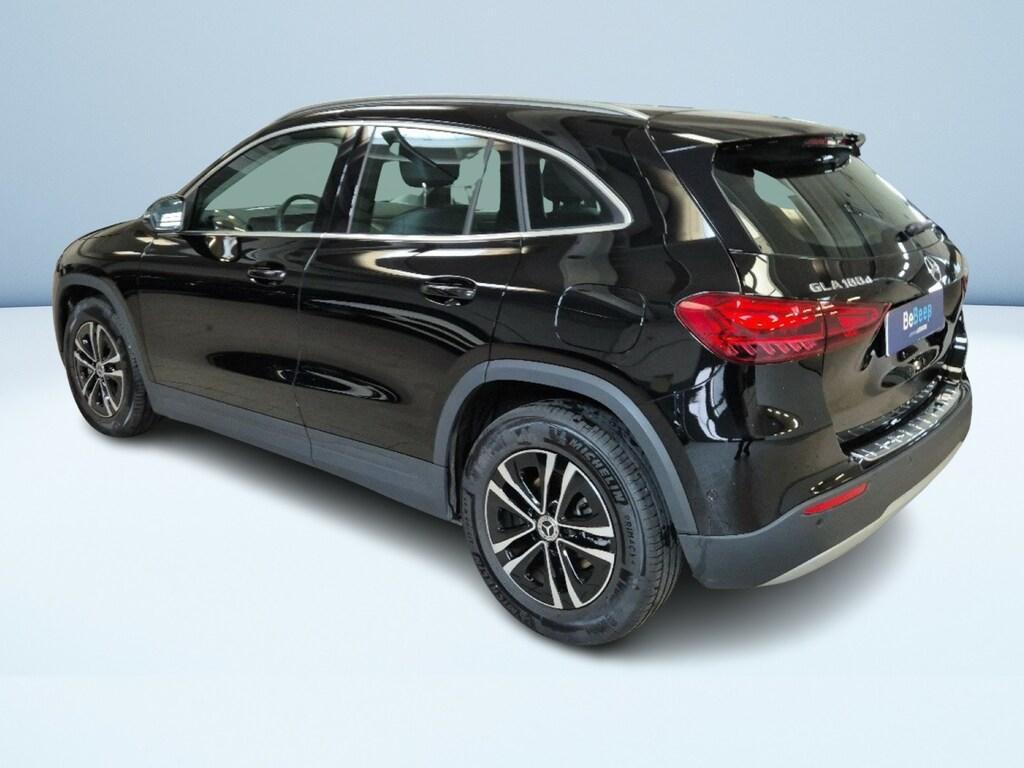 Mercedes GLA 180 180 D Advanced 8G-DCT