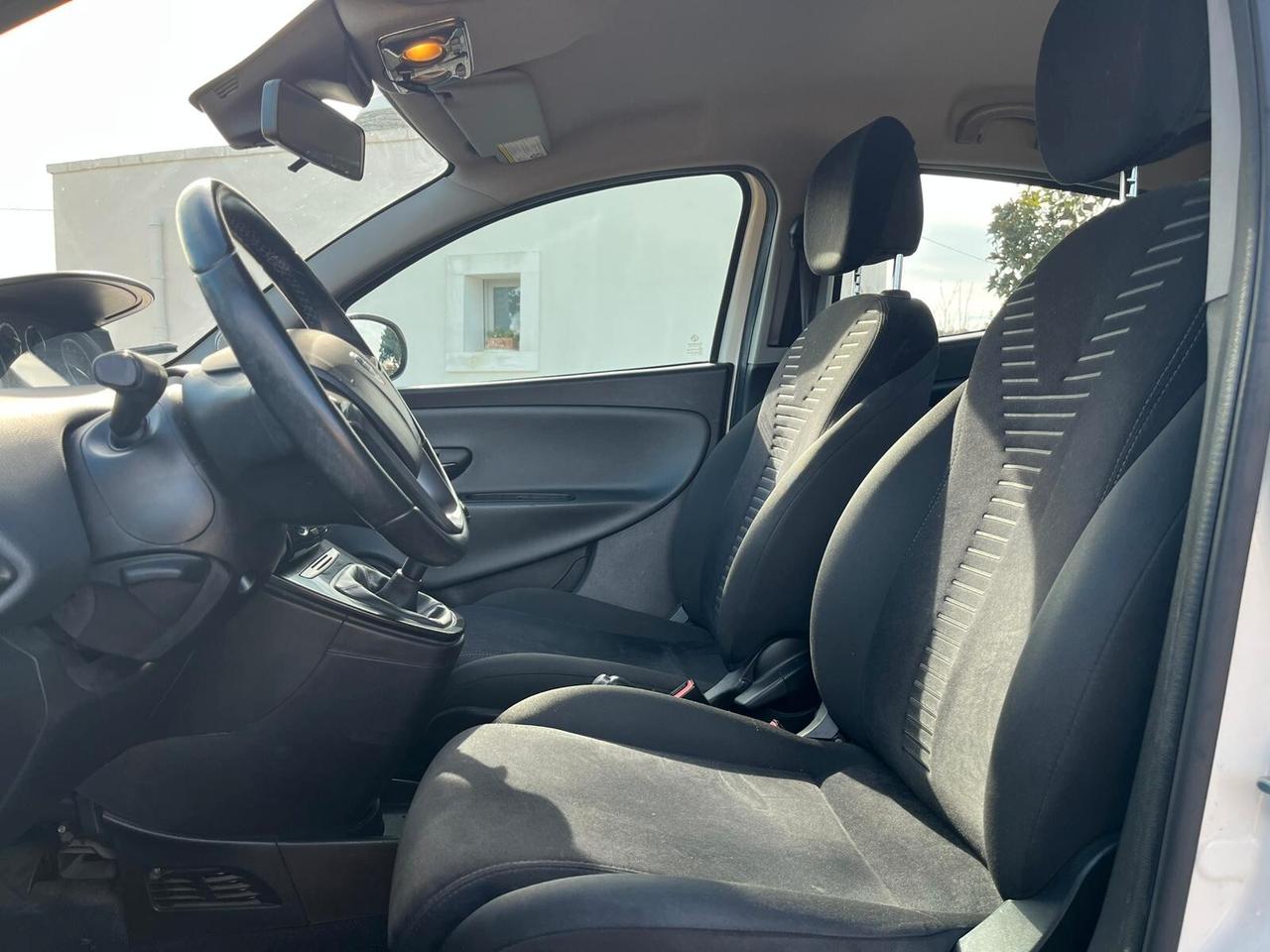 Lancia Ypsilon 1.2 - IDEALE X NEOPATENTATI - 2011