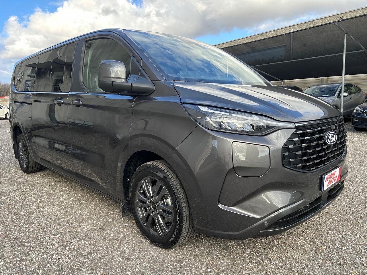 Ford Tourneo Custom Ibrido Plug-in 9 POSTI