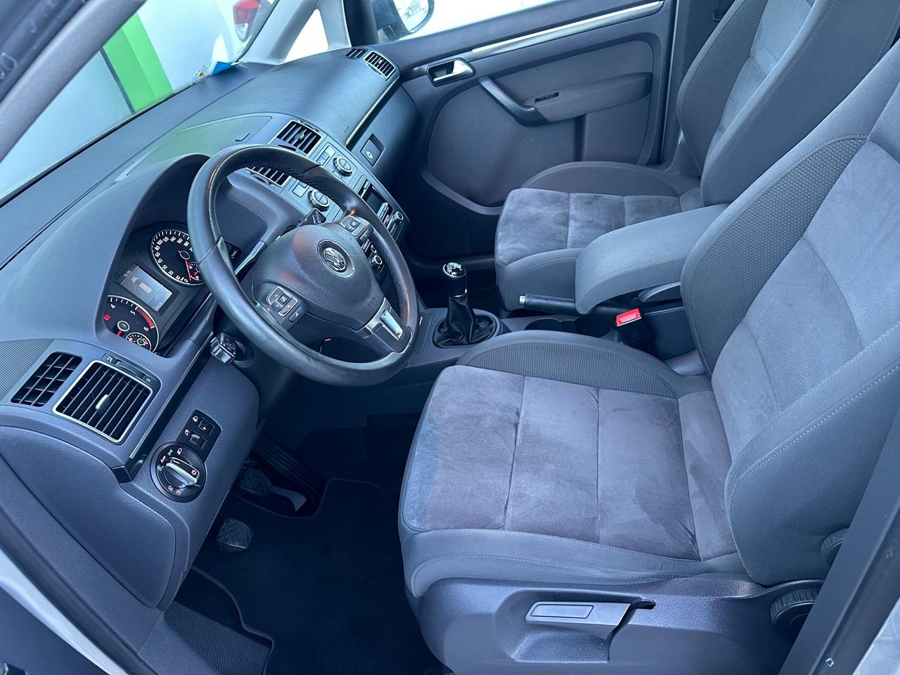 Volkswagen Touran 2.0 TDI 140 CV Highline 7 POSTI