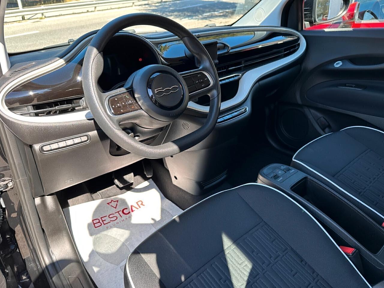 Fiat 500 e ELETTRIC _ 23KW. _ 8.000 km. REALI