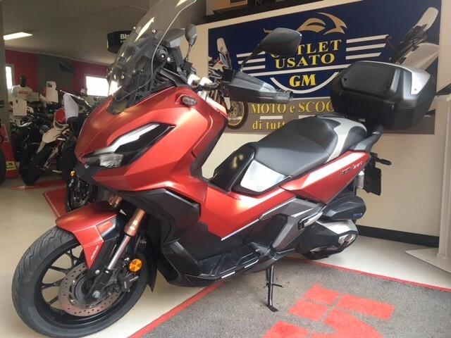 Honda ADV 350 ABS + TCS