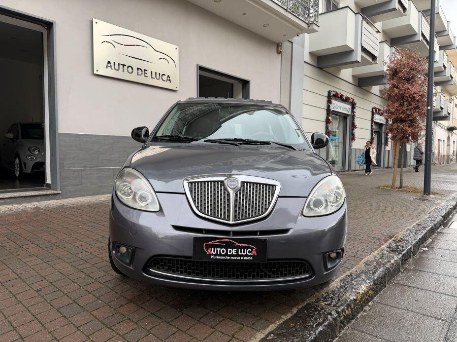 lancia ypsilon 1.3 mjet platino certificata tetto