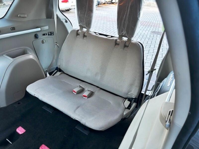 Mitsubishi Outlander 2.2 DI-D Instyle 7 p.ti DPF + Gancio Traino