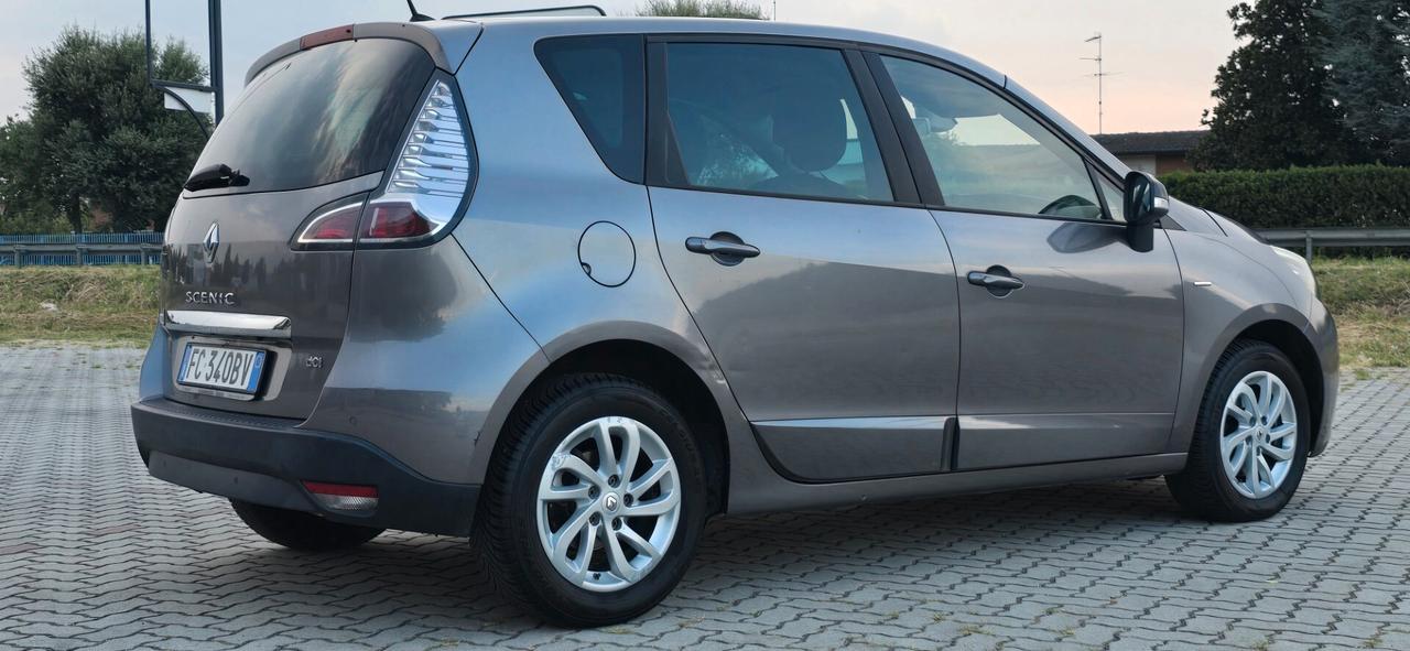 Renault Scenic Scénic XMod dCi 110 CV EDC Limited