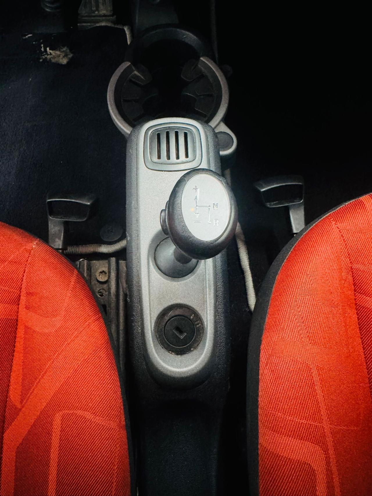 Smart ForTwo 1000 52 kW MHD coupé pure