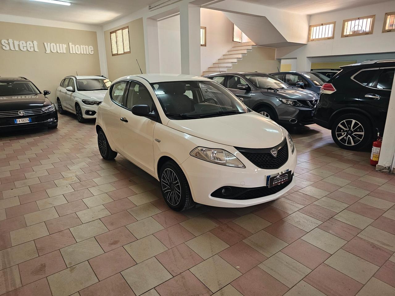 Lancia Ypsilon 1.2 69 CV 5 porte Gold