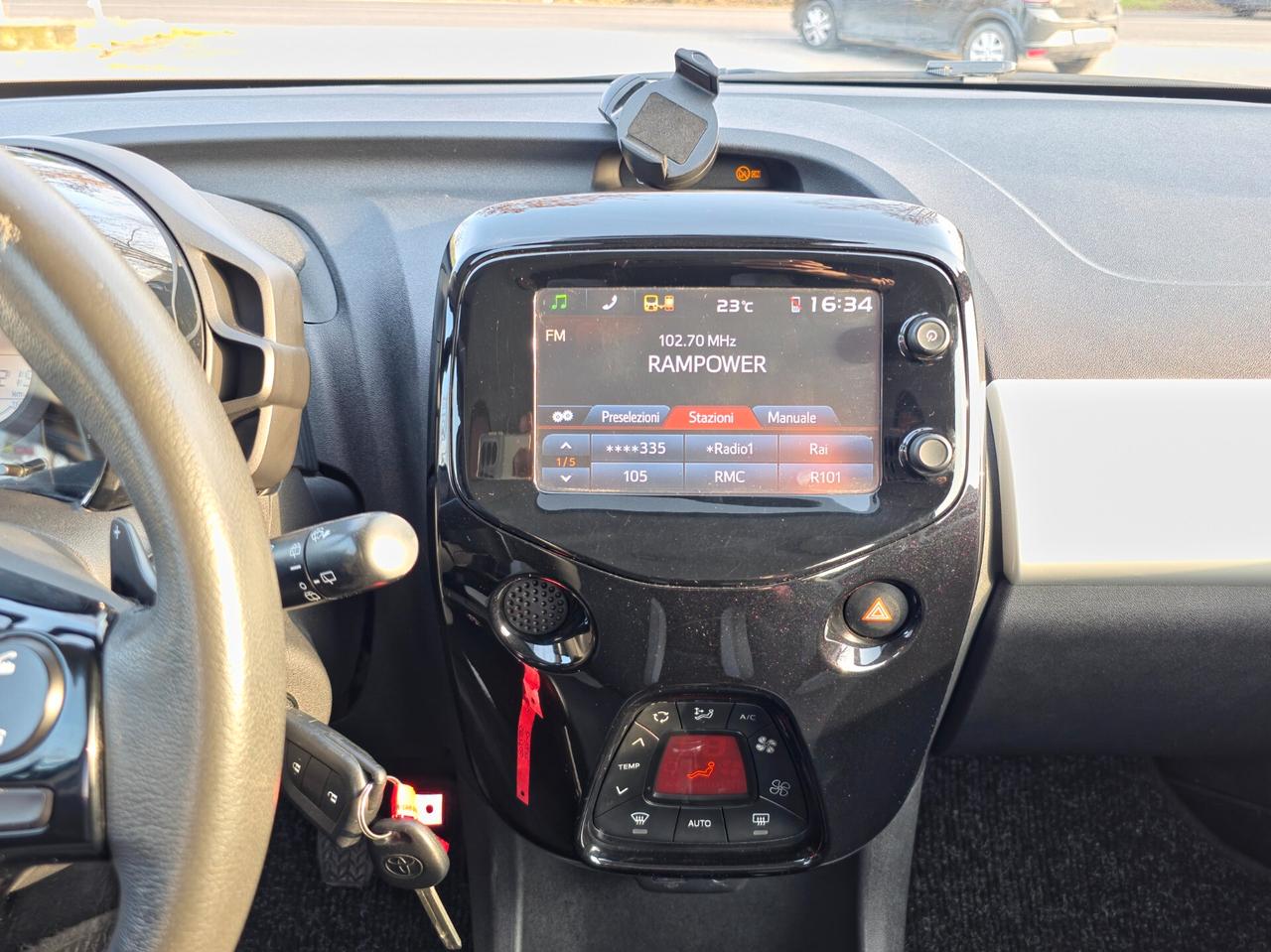 Toyota Aygo 1.0 VVT-i 69 CV 5 porte x-cite MMT 2014-E5B Automatico NEO