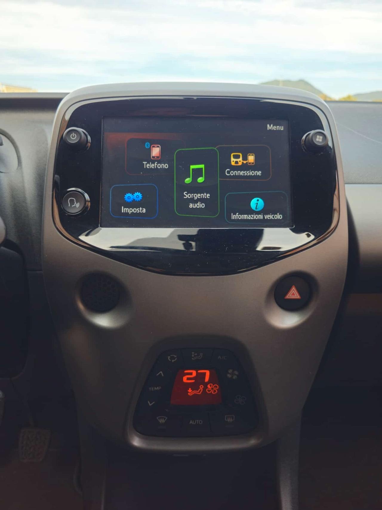 Toyota Aygo Connect 1.0 VVT-i 72 CV 5 porte x-play