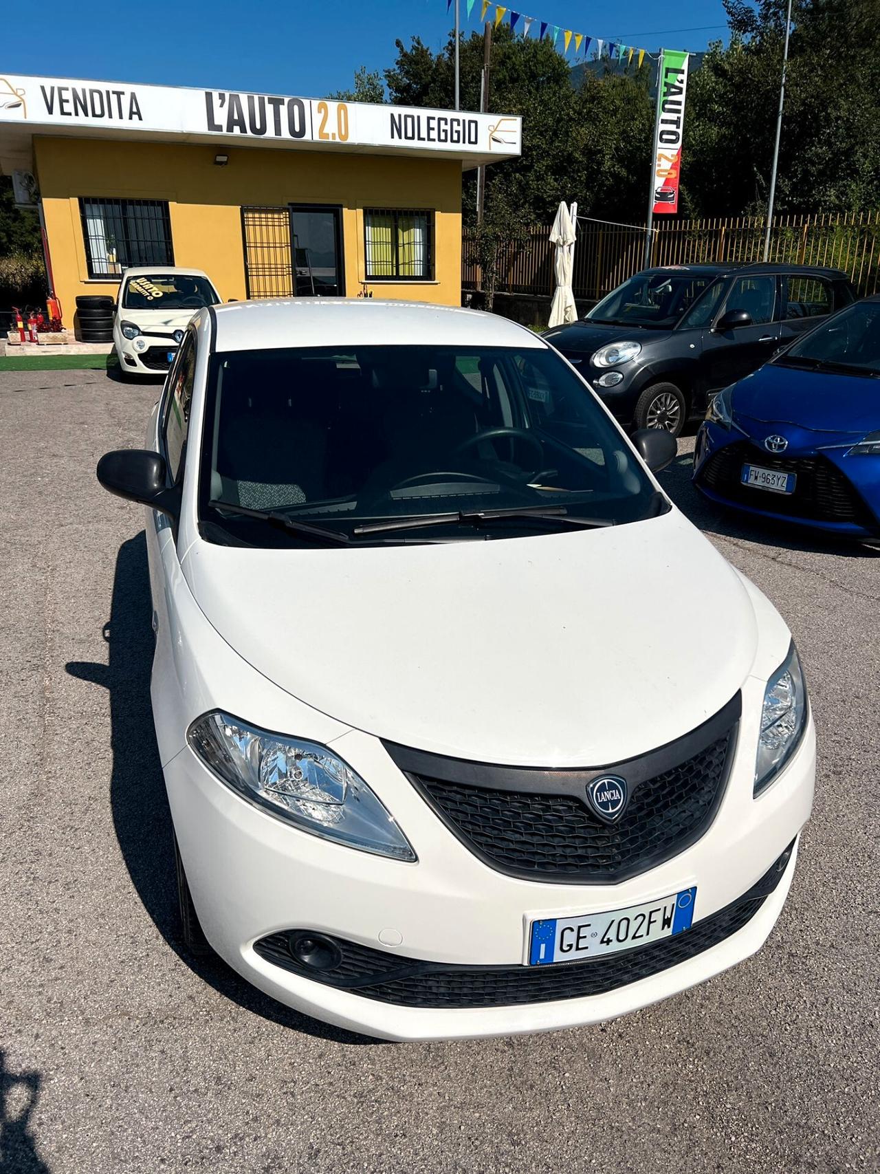 Lancia Ypsilon 1.0 FireFly 5 porte S&S Hybrid Ecochic