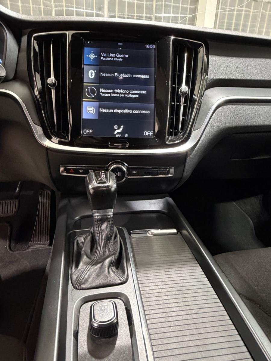 VOLVO - V60 - D3 Geartronic R-design