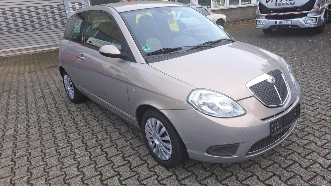 Lancia Ypsilon 1.4 Oro