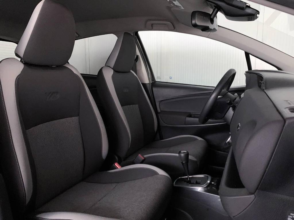 Toyota Yaris 5 Porte 1.5 VVT-i Hybrid Lounge Blue E-CVT