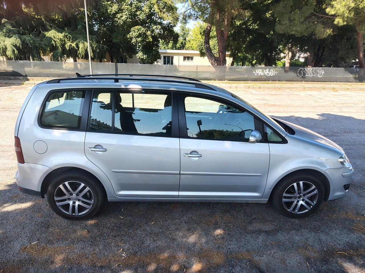 Volkswagen Touran 2.0 Highline METANO