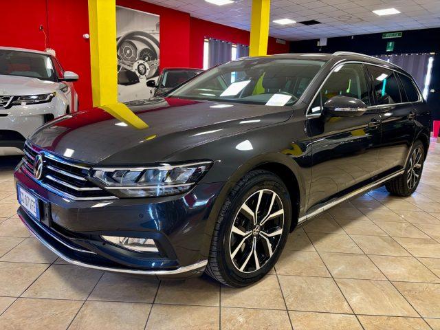 VOLKSWAGEN Passat Variant 2.0 TDI DSG Executive - UNIPRO - SOLO 25.000KM