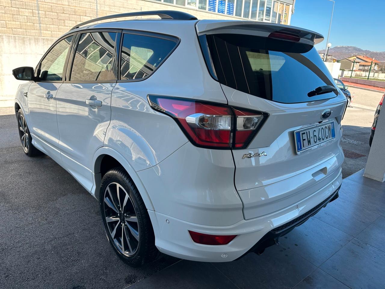 Ford Kuga 2.0 TDCI 180 CV S&S 4WD Powershift ST-Line