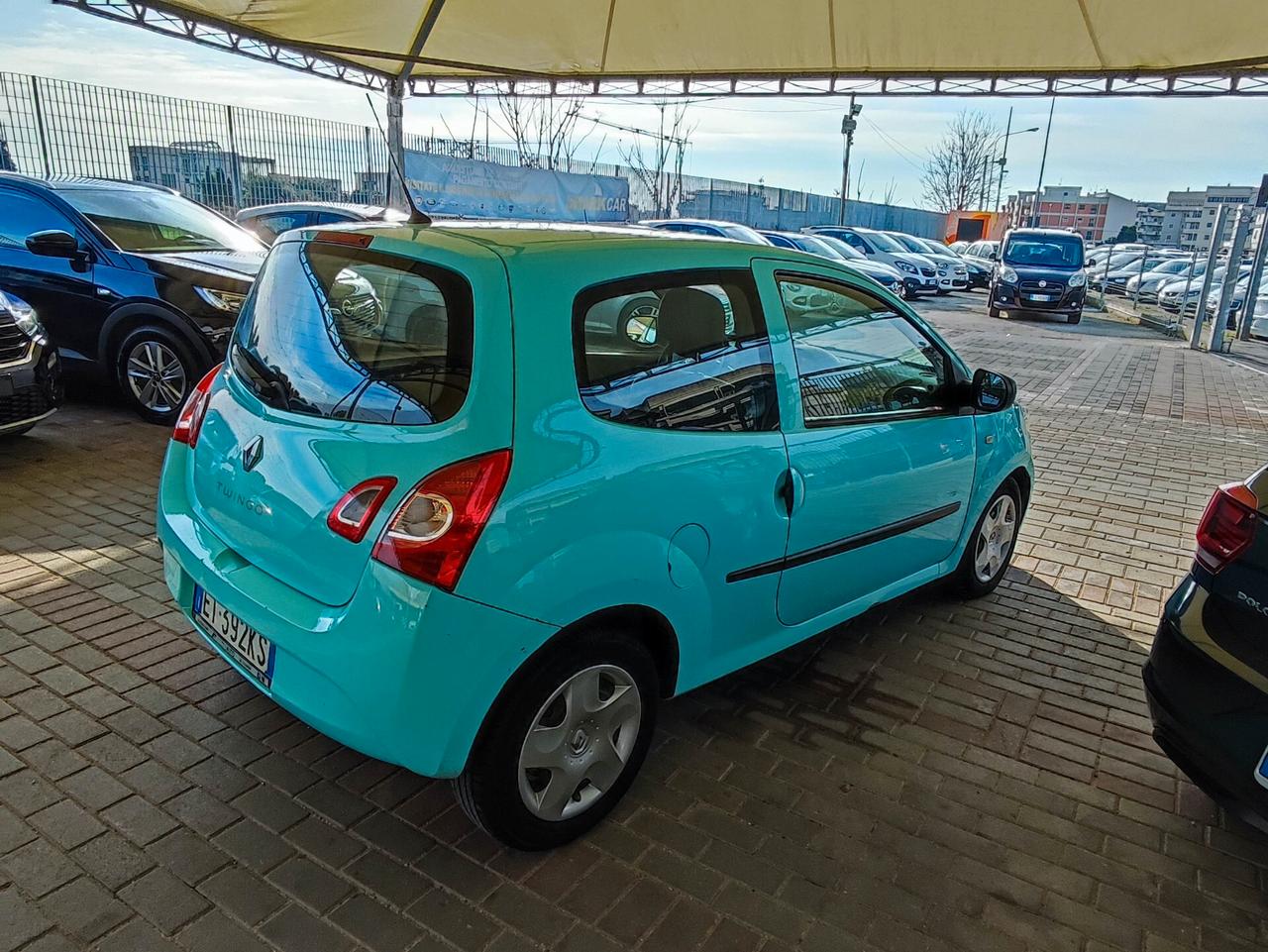 RENO TWINGO AUTOCARRO