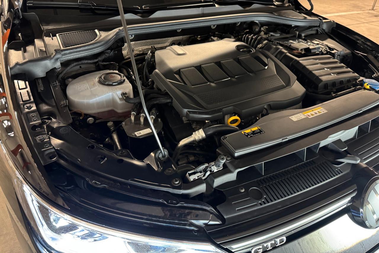 Volkswagen Golf VIII 2.0 tdi GTD 200cv dsg TETTO/MATRIX