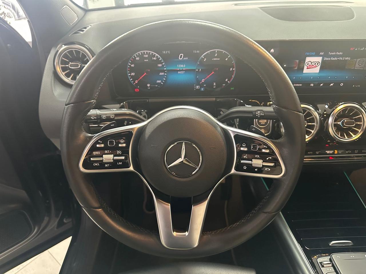 Mercedes-Benz GLA 200 Sport Plus GLA 200 D #9494