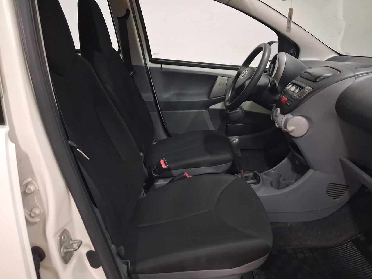 Toyota Aygo 1.0 12V VVT-i 5 porte unico prop 2012