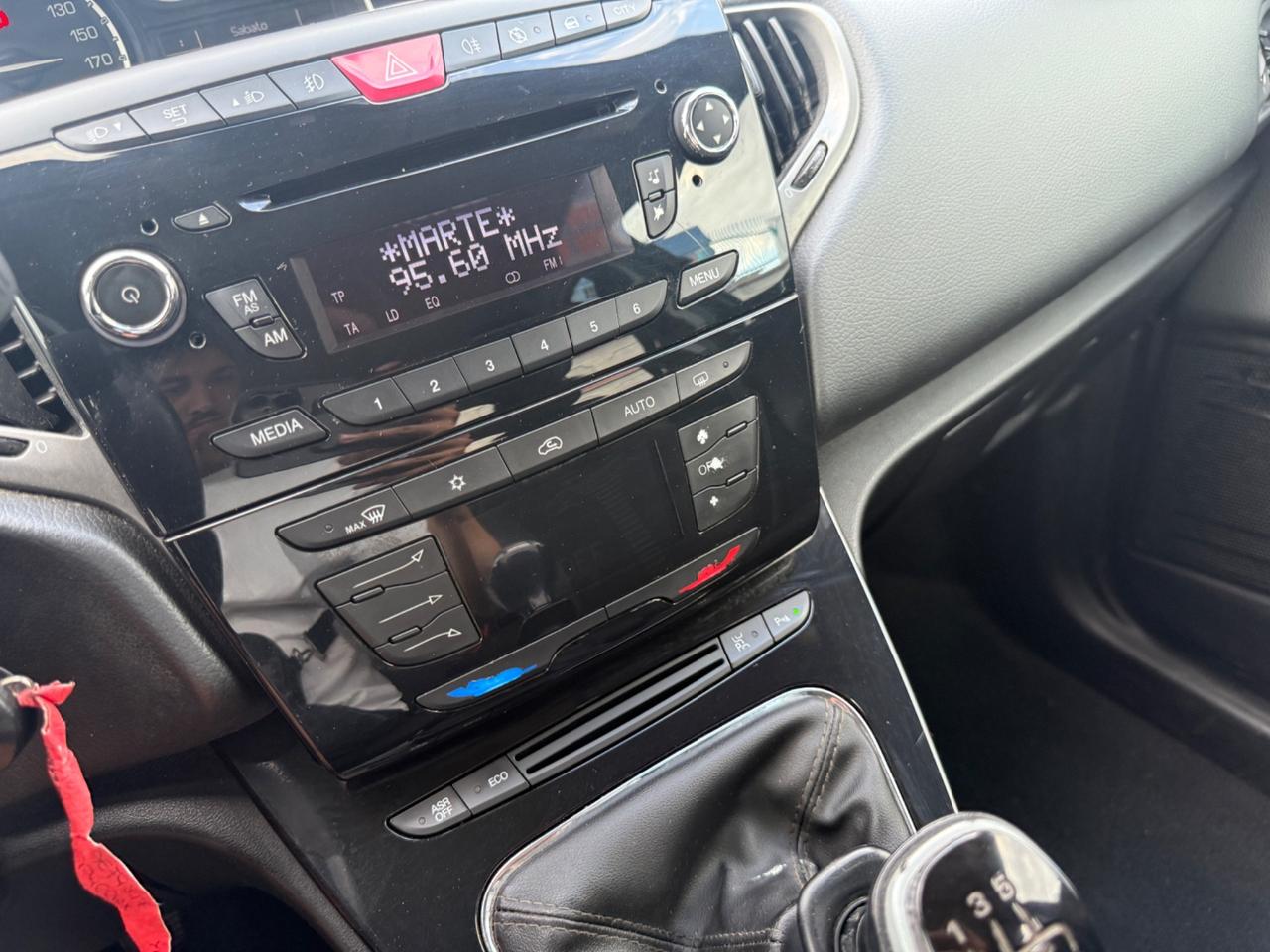 Lancia Ypsilon 0.9 TwinAir 85 CV 5 porte S&S Silver