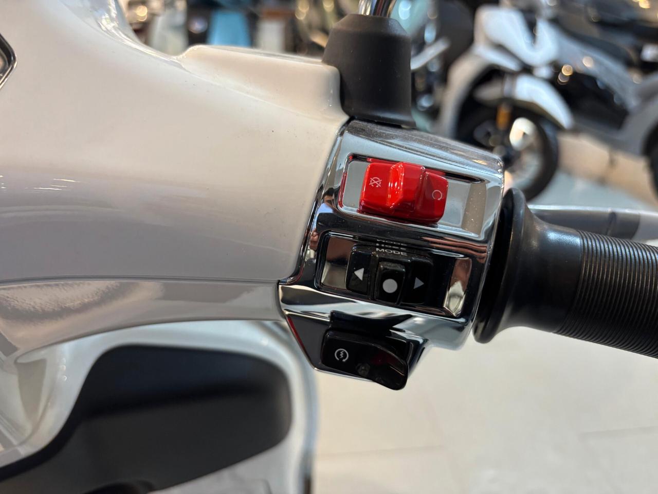 Piaggio Vespa 125 Primavera