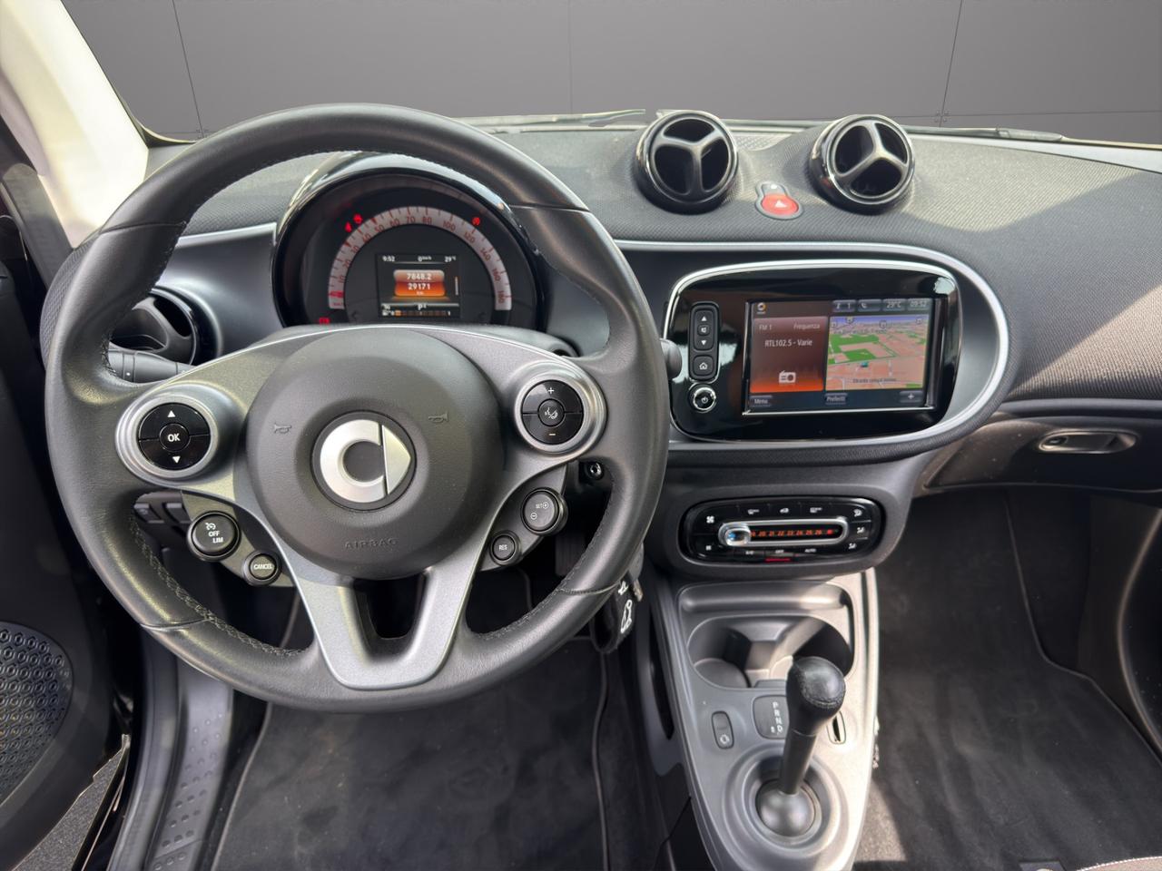 Smart fortwo coupe 0.9 Passion Turbo 90cv - Unico proprietario - Sedili riscaldabili - Cerchi in lega - Luci Led - Tetto panoramico - Schermo touch