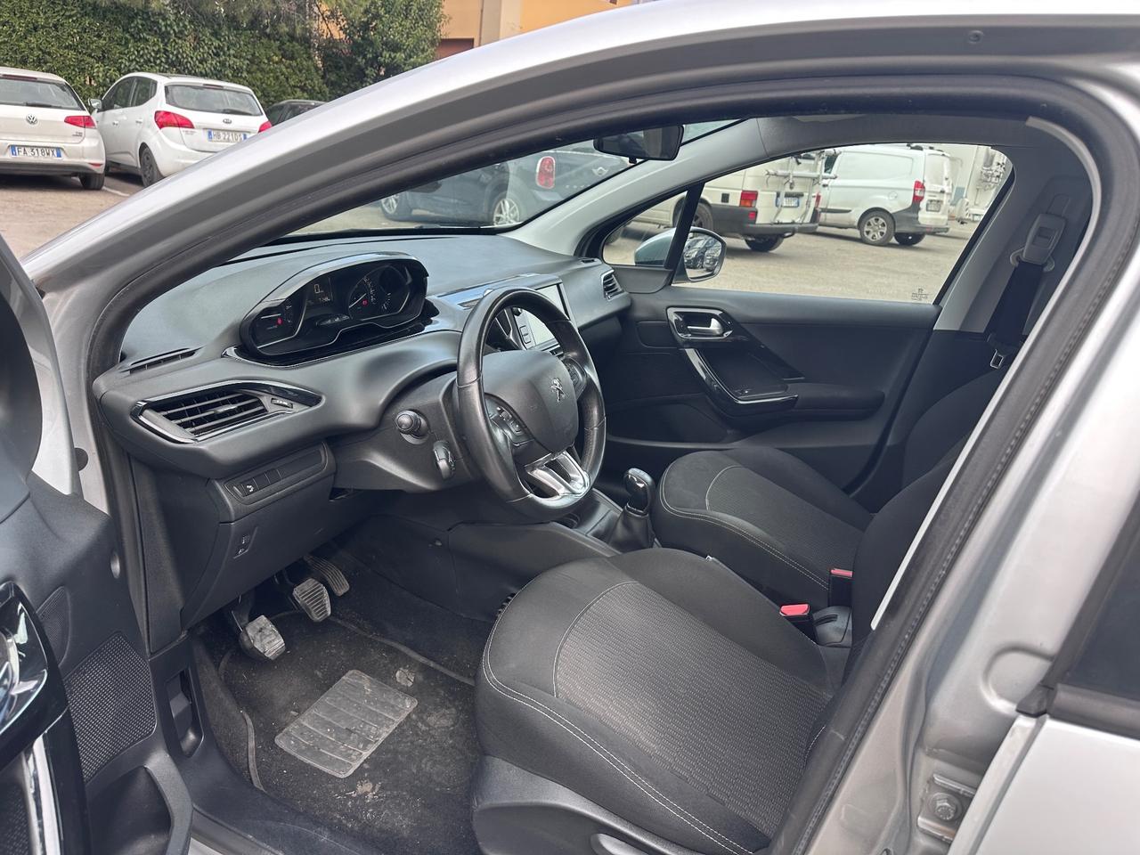 Peugeot 208 PureTech 82 5 porte Allure solo 103mila km