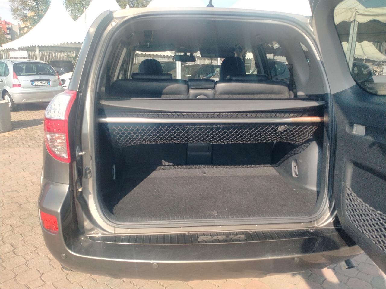 Toyota RAV 4 RAV4 Crossover 2.2 D-4D 150 CV DPF Luxury