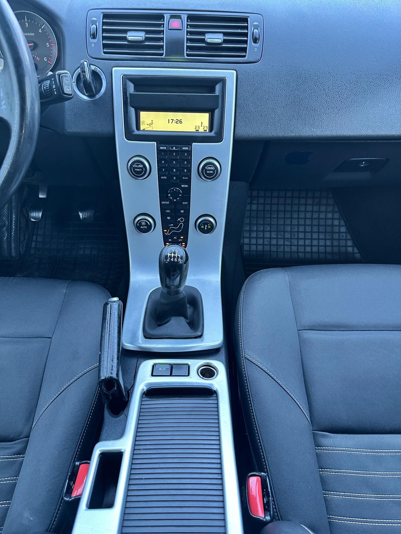 Volvo V50 D3 R-design