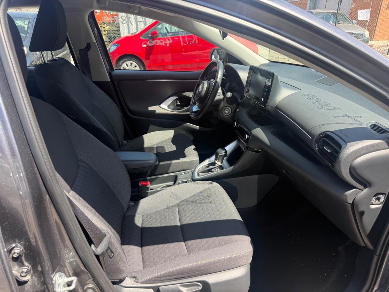 Toyota Yaris 1.5 Hybrid 5 porte Business