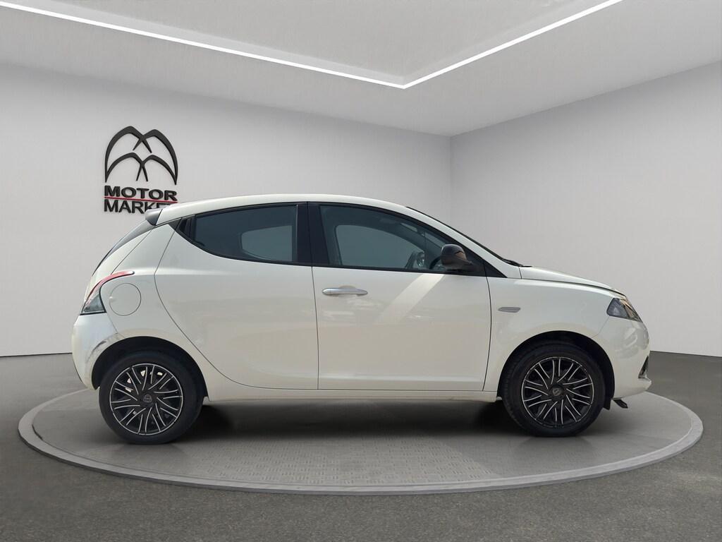 Lancia Ypsilon 5 Porte 1.0 FireFly Hybrid Silver
