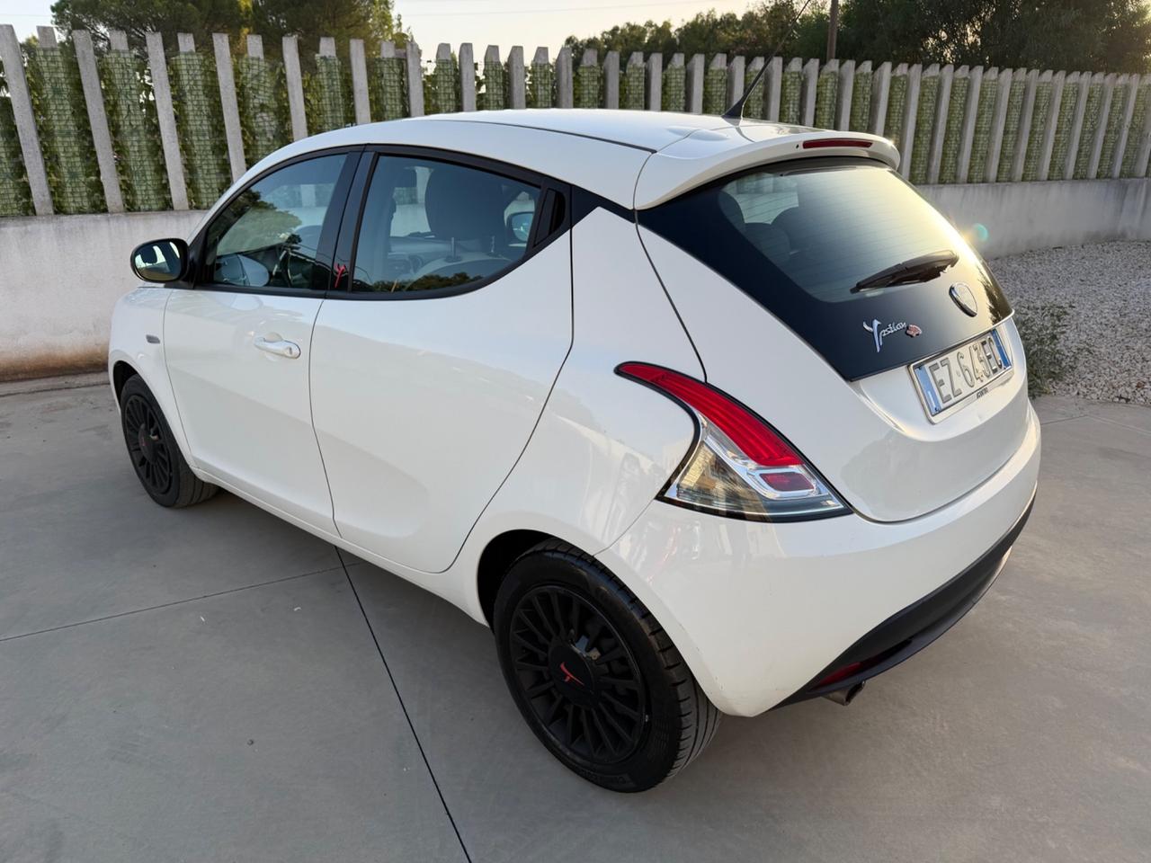 Lancia Ypsilon 1.2 69 CV “51 Mila Km” 2015