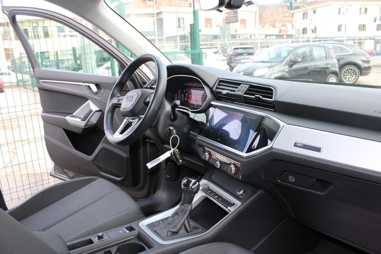 Audi Q3 35 TDI S tronic Business
