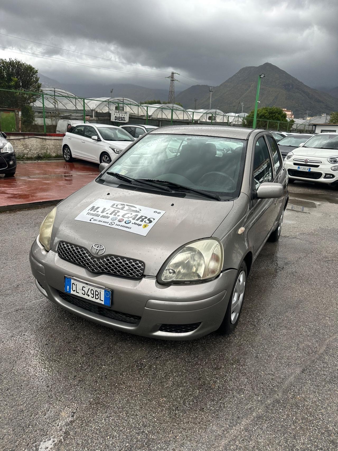 Toyota Yaris 1.0i 16V cat 5 porte Sol