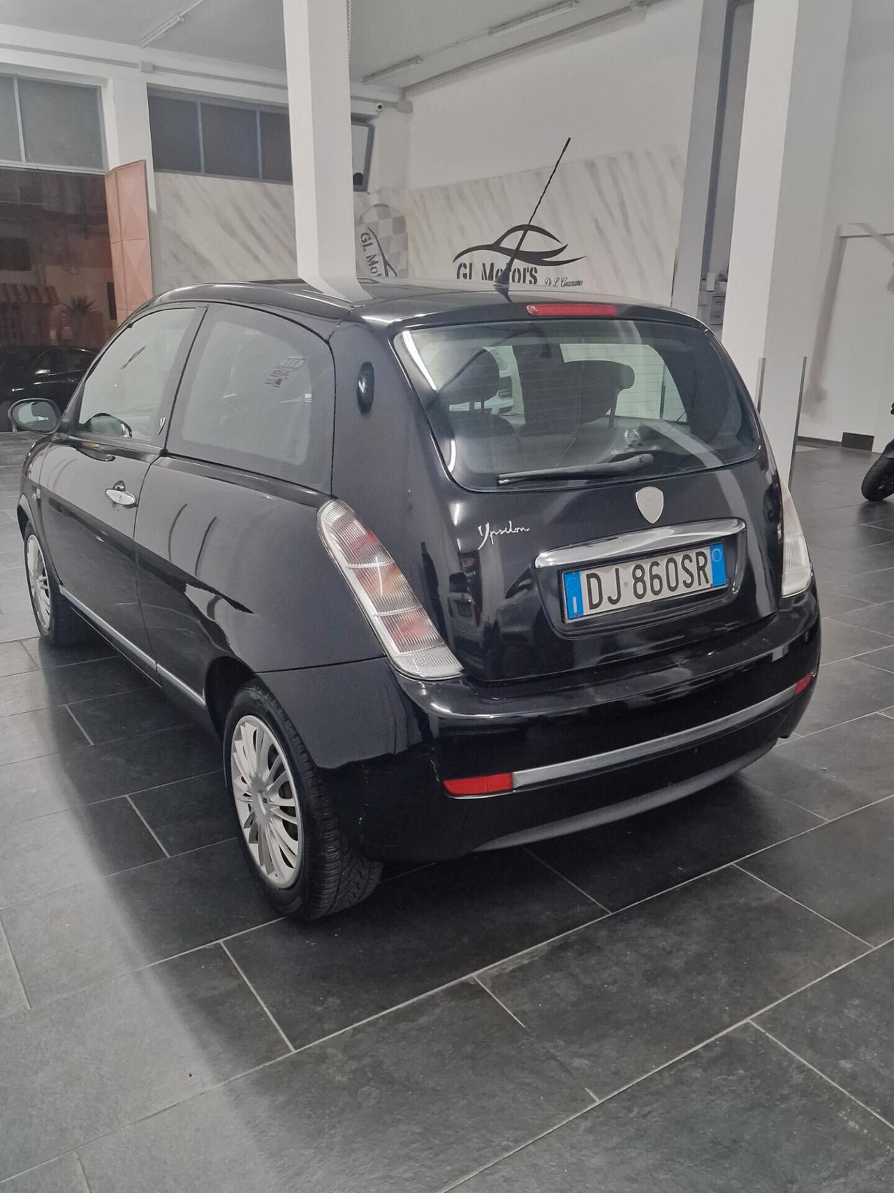 Lancia Ypsilon 1.2 Argento