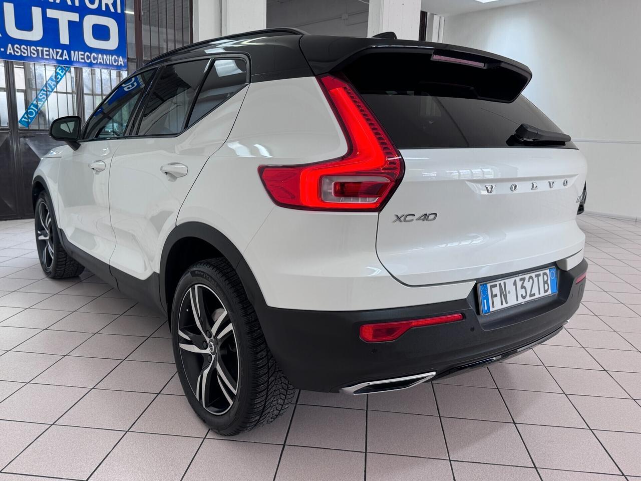 VOLVO XC40 2.0D 190cv GEARTRONIC 4WD R-DESIGN