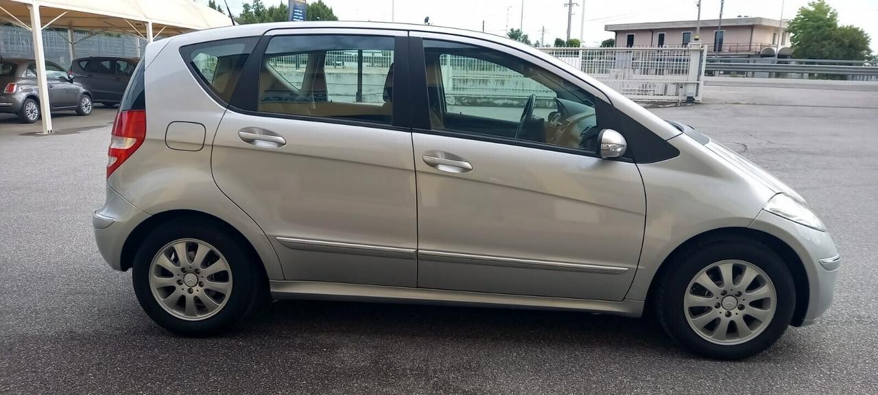 Mercedes-Benz Classe A 150 All. Elegance Benzina cc. 1.5 CV. 95 Cambio Manuale 5 Porte 5 Posti Utilizzabile anche per i Neopatentati.