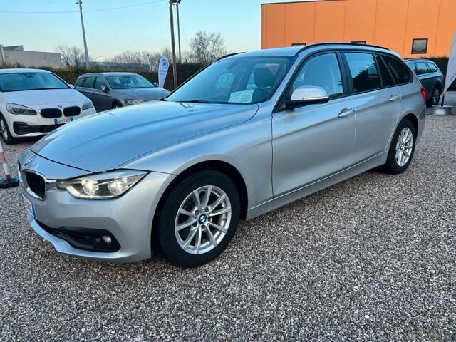 BMW 320 d Touring Business Advantage automatica