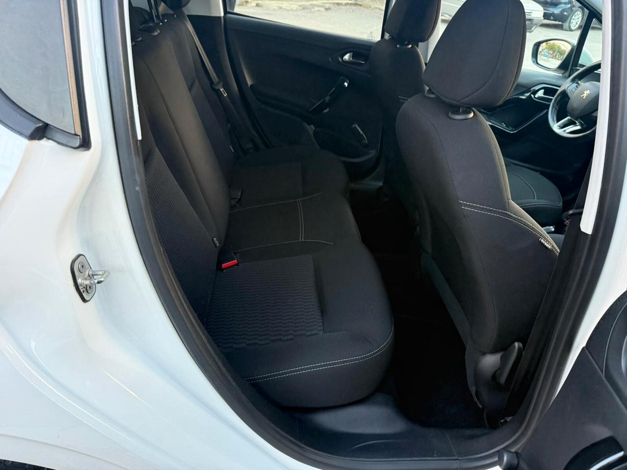 Peugeot 208 BlueHDi 75CV Allure AUTOCARRO 5 POSTI