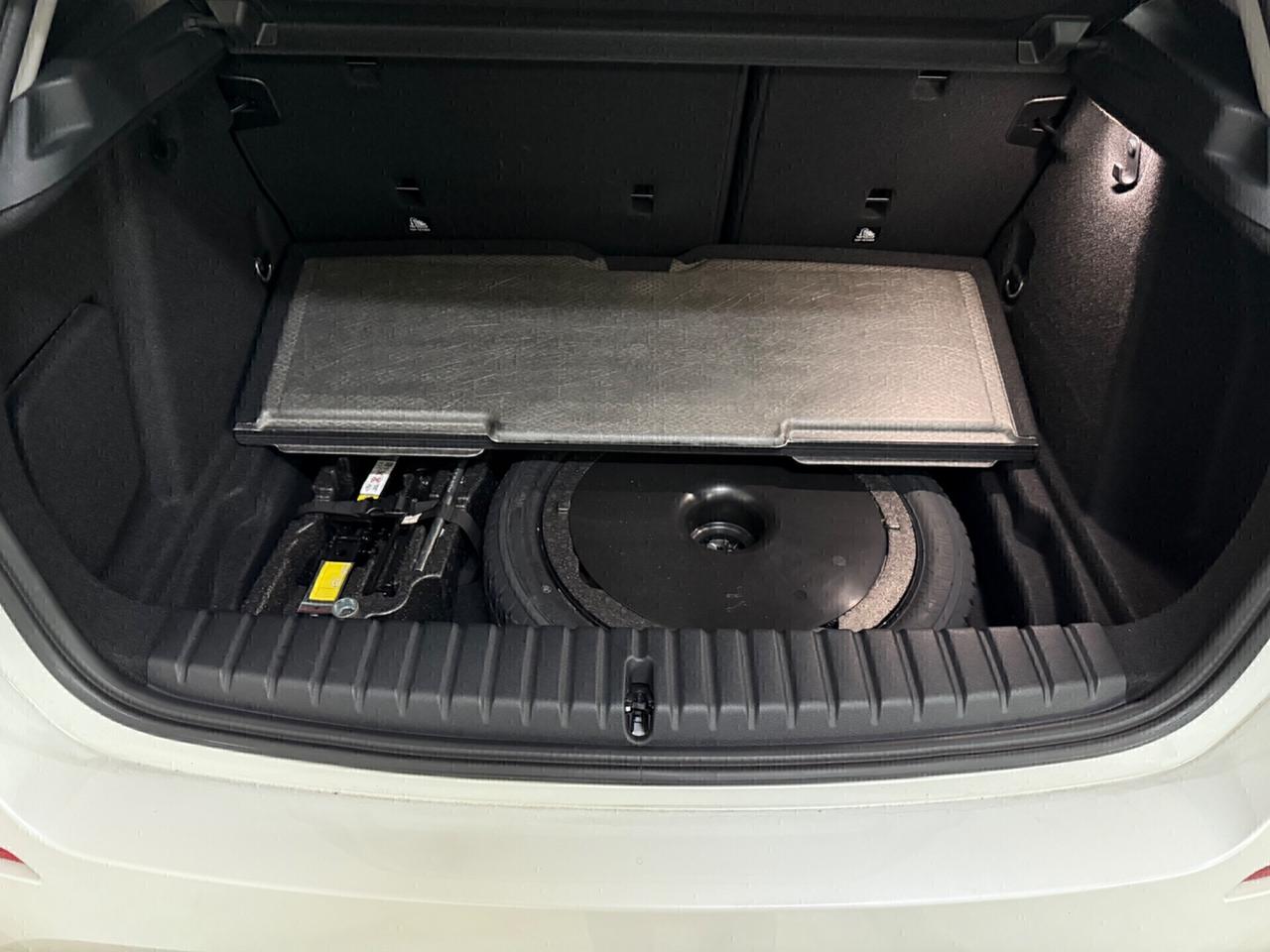 Bmw 116 116d 5p. Business Advantage