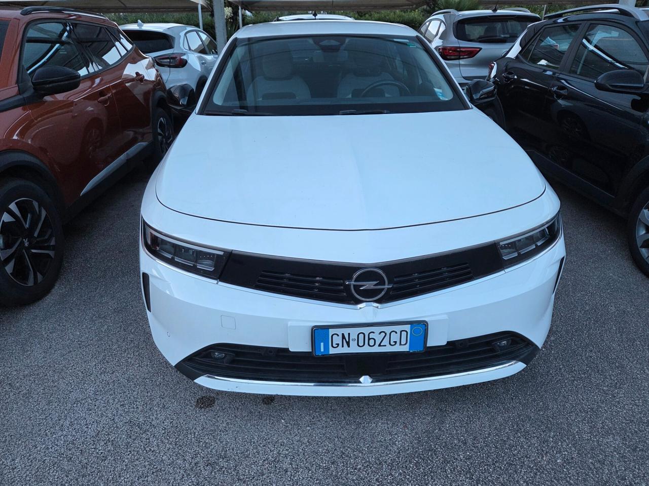 Opel Astra 1.2 Turbo 110 CV Edition