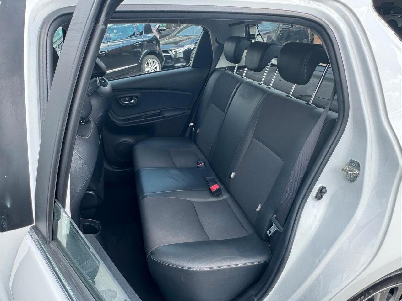 Toyota Yaris 1.0 VVT-I 69CV 5P LOUNGE 2016